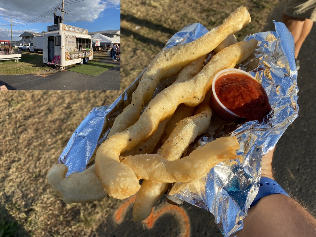 The jumbo breadsticks have my seal of approval