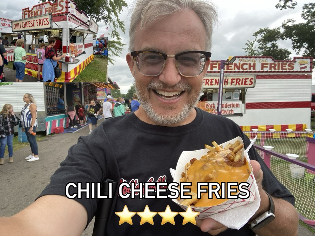 Chili cheese fries!! ⭐️⭐️⭐️⭐️